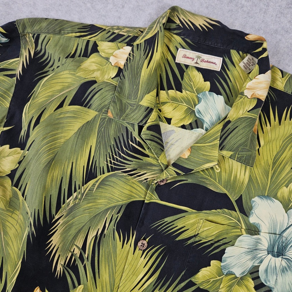 Tommy Bahama (Men's XL) Silk Hawaiian Shirt Tropical Floral Rum Camp Loop Collar